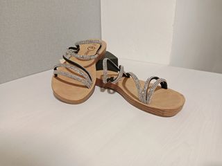 Sandalias planas mujer brillantes