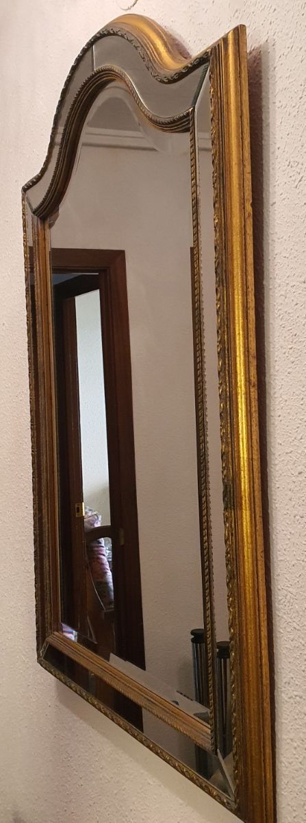 Espejo antiguo dorado con bisel