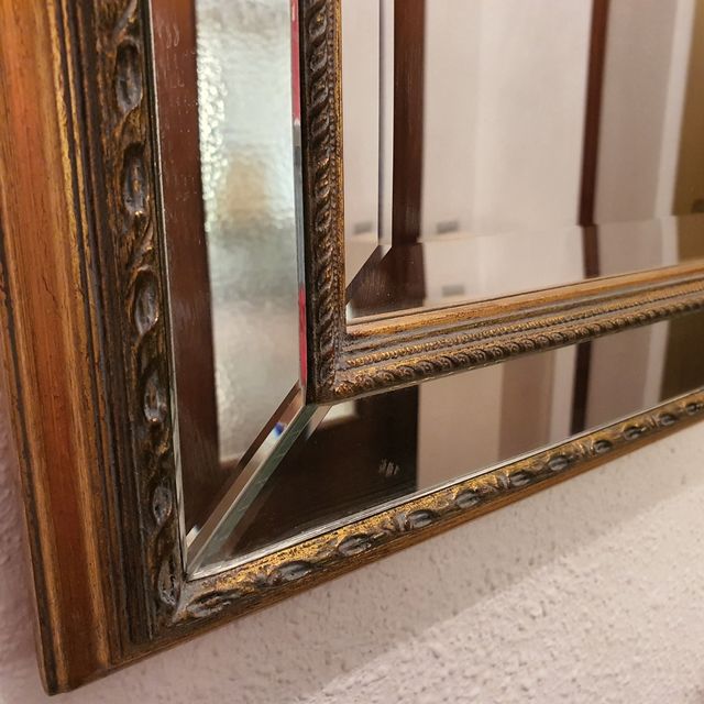 Espejo antiguo dorado con bisel