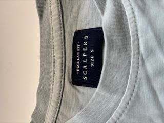 Camiseta Scalpers gris. verdosa chico 