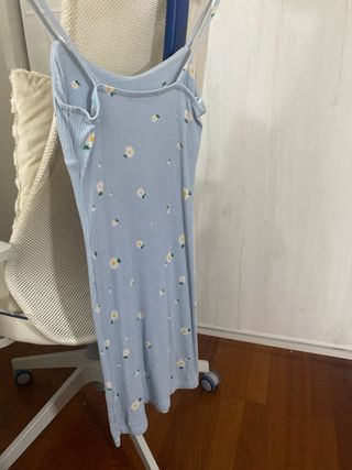 Vestido azul claro con flores