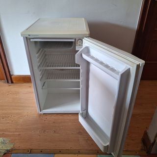 Mini Nevera White-Westinghouse