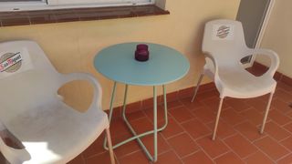 Mesa metalica exterior - Verde, como nueva 
