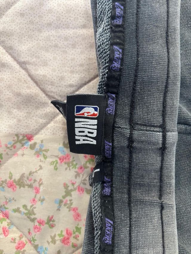 Shorts Lakers gris-morado