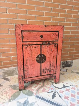 Mesita auxiliar vintage roja