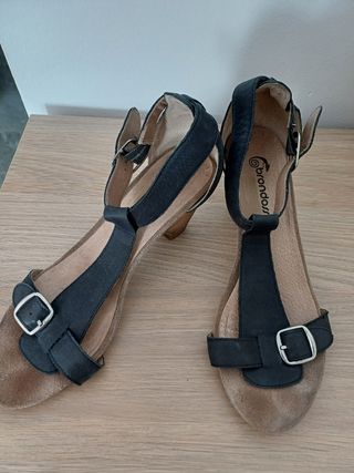 Sandalias Brondani negras tacón bajo