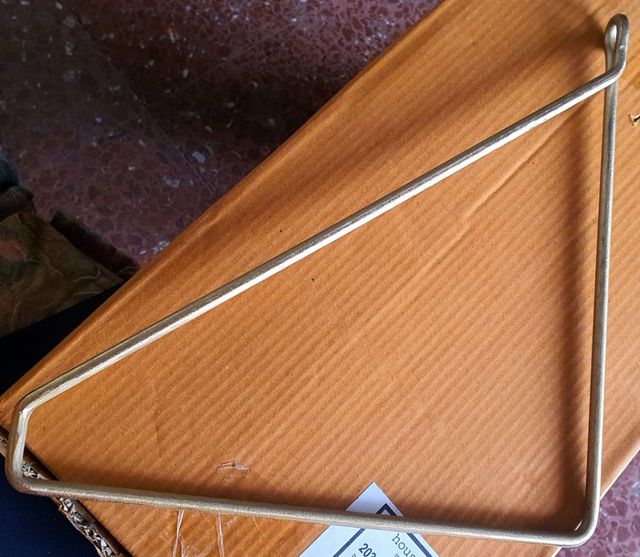 Soportes pared dorados House Doctor