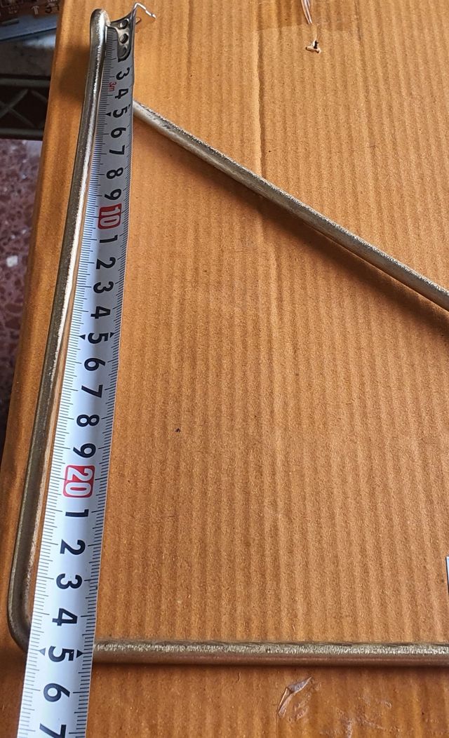 Soportes pared dorados House Doctor