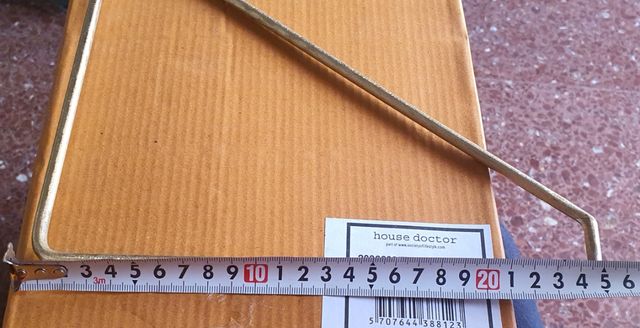 Soportes pared dorados House Doctor