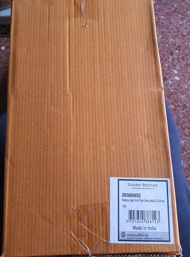 Soportes pared dorados House Doctor