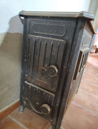 Estufa Hergom hierro fundido antigua