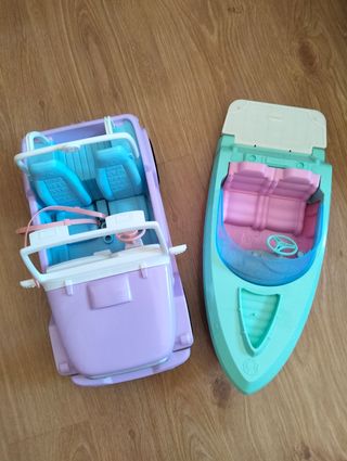 Coche y lancha Barbie: ¡Juguetes! 