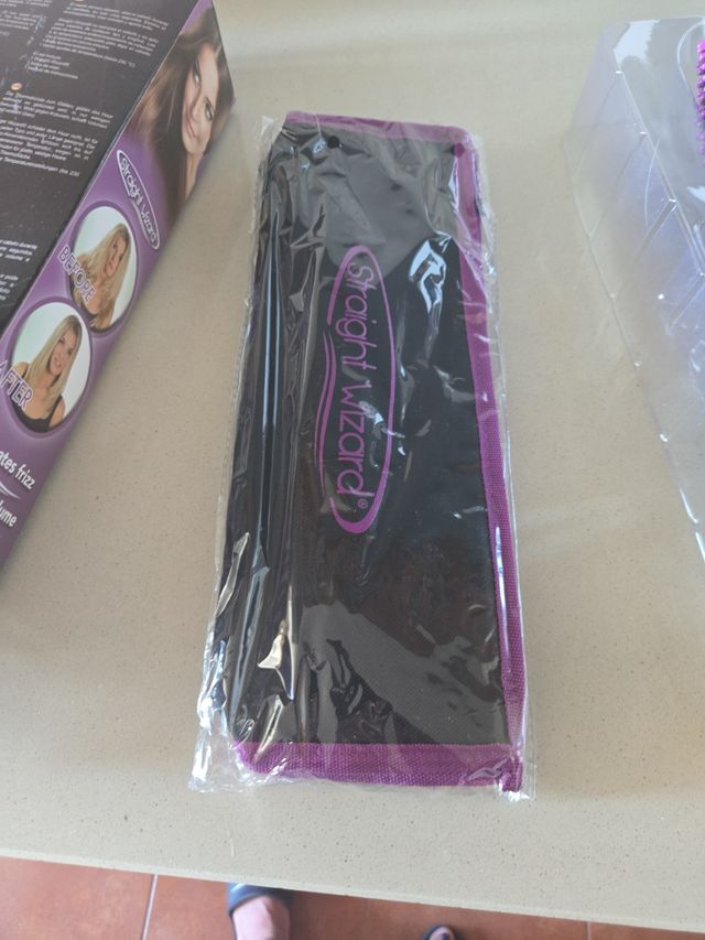 Cepillo alisador Straight Wizard con su funda
