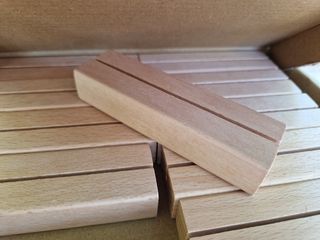 Sujeta-láminas madera (cajas 10 uds)