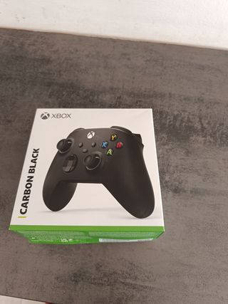 Controller Xbox nuovo + ricarica batteria nuova