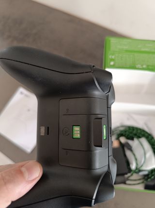Controller Xbox nuovo + ricarica batteria nuova