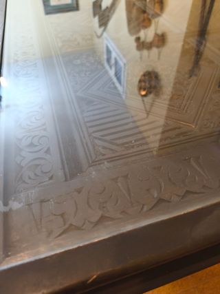 Mesa de centro con tapa de cristal