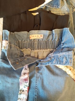 Lote de pantalones y faldas en buen estado.