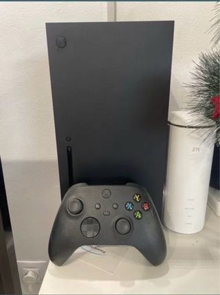 Xbox Series X negra + 2 mandos