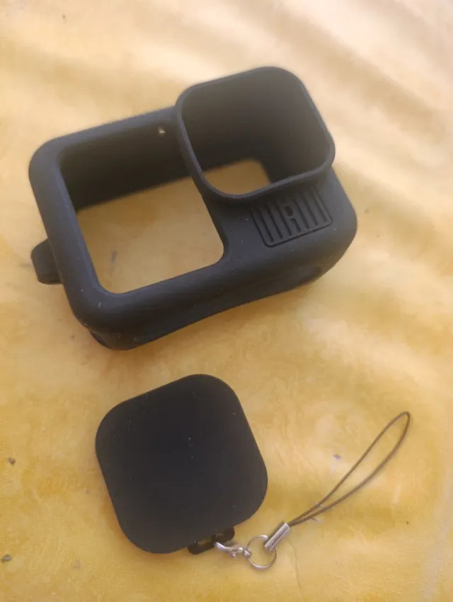 GoPro 13 - carcasa sumergible a estrenar 