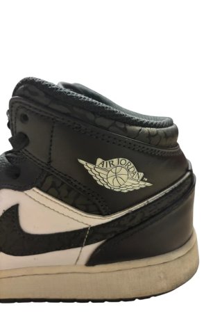 Air Jordan 1 Mid (Black / White / Panda Colorway)