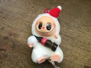 Labubu Coca-Cola - Pelúcia