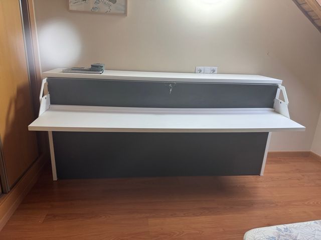 Cama abatible con escritorio