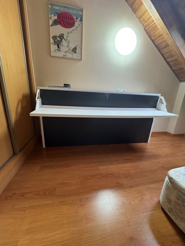 Cama abatible con escritorio