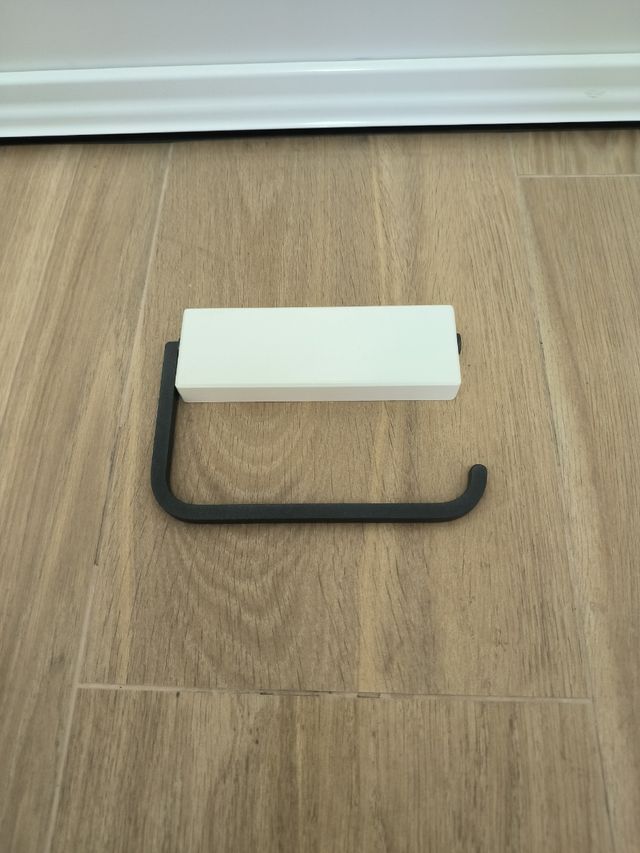 Portarrollos IKEA HJÄLMAREN blanco-negro