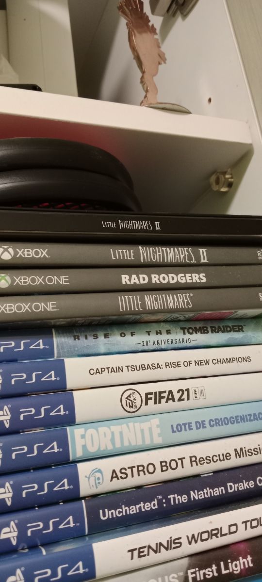 Xbox One + 3 mandos y 3 videos juegos 