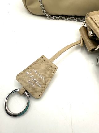Bolso Prada Re-Edition 2005 Beige