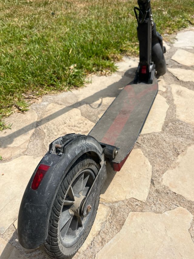 Patinete eléctrico E-Twow + cargador (roto)