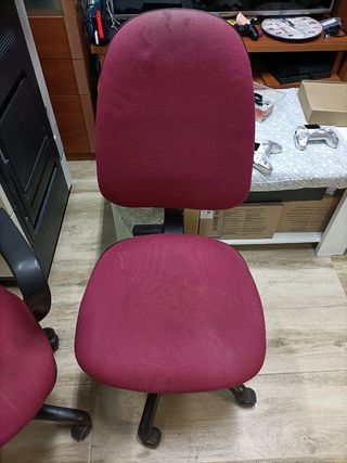 3 Sillas oficina rojas