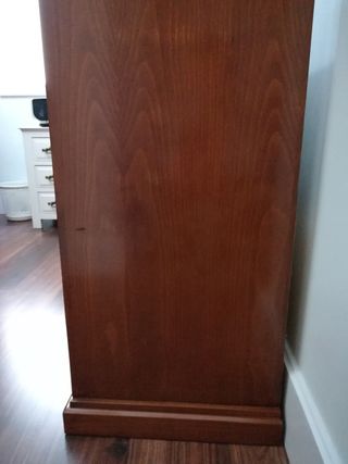REBAJADO Mueble auxiliar de madera de haya maciza