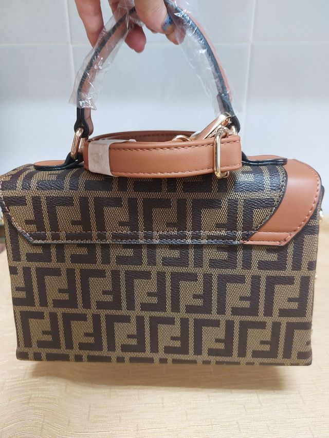 Bolso de mano y bandolera