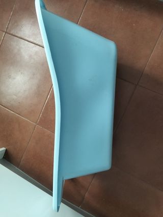Bañera de bebé azul.