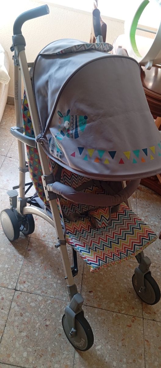 Carro paseo bebé ligero marca tuctuc