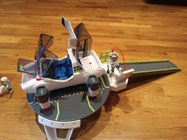 Playmobil planeta futuro y regalo