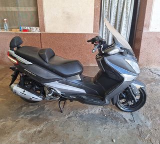 Despiece de moto. SYM GTS 125cc -Scooter.
