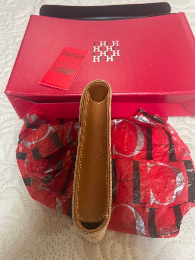 Pitillera Carolina Herrera beige