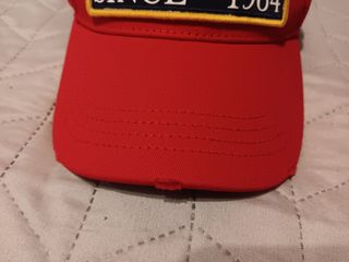 Gorra roja Dsquared2.
Talla única. 
Nueva, a estre