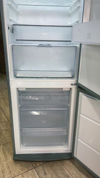 Nevera combi marca AEG    no frost clase A++ buen 