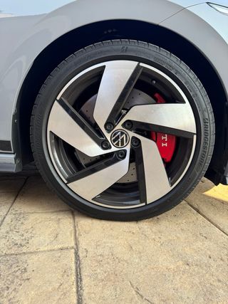 Volkswagen Golf 2021