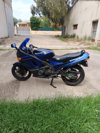 Kawasaki ZZ-R 600 - Moto