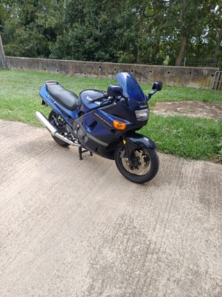 Kawasaki ZZ-R 600 - Moto