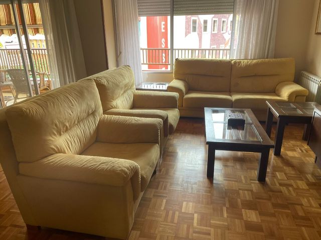 Sofá y 2 butacas grandes - beige