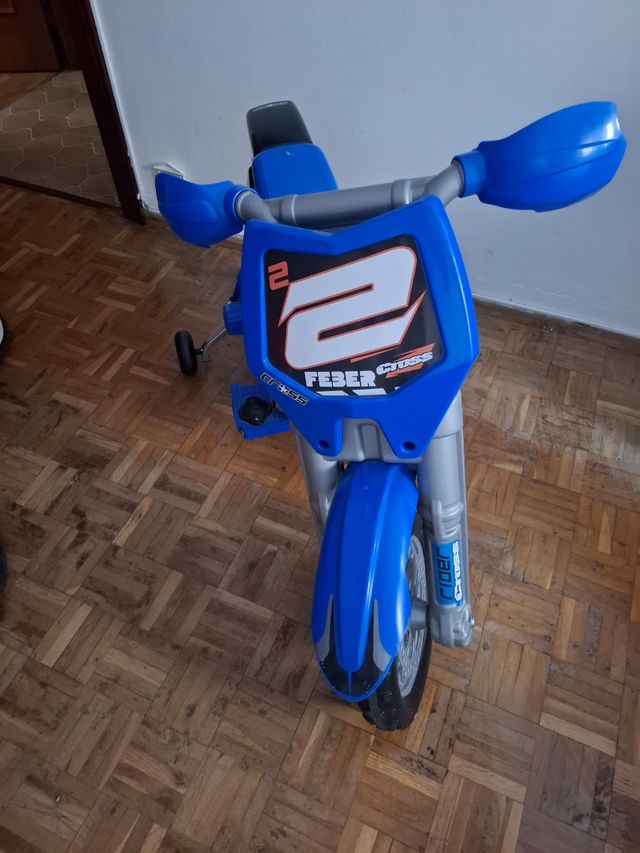 Moto Feber Cross, bateria