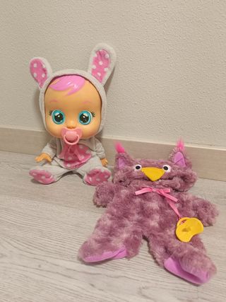 2 Muñecas bebes Llorones + Ropa