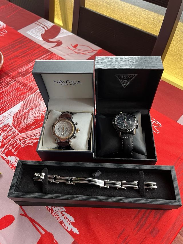 Relojes Guess, Nautica y pulsera Lotus