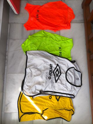 37 petos fútbol: Kips, Umbro y Kappa